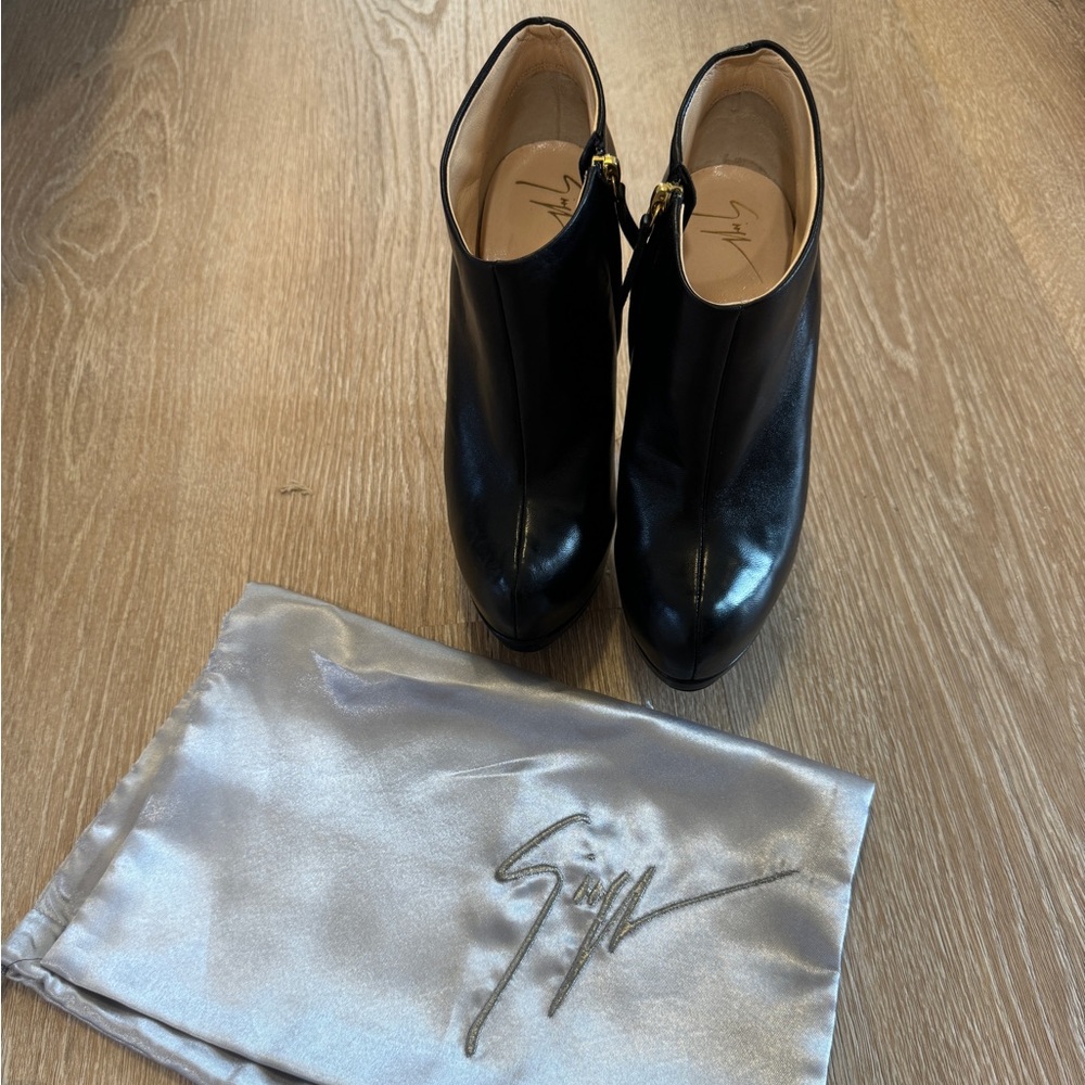 Giuseppe Zanotti Black Heels